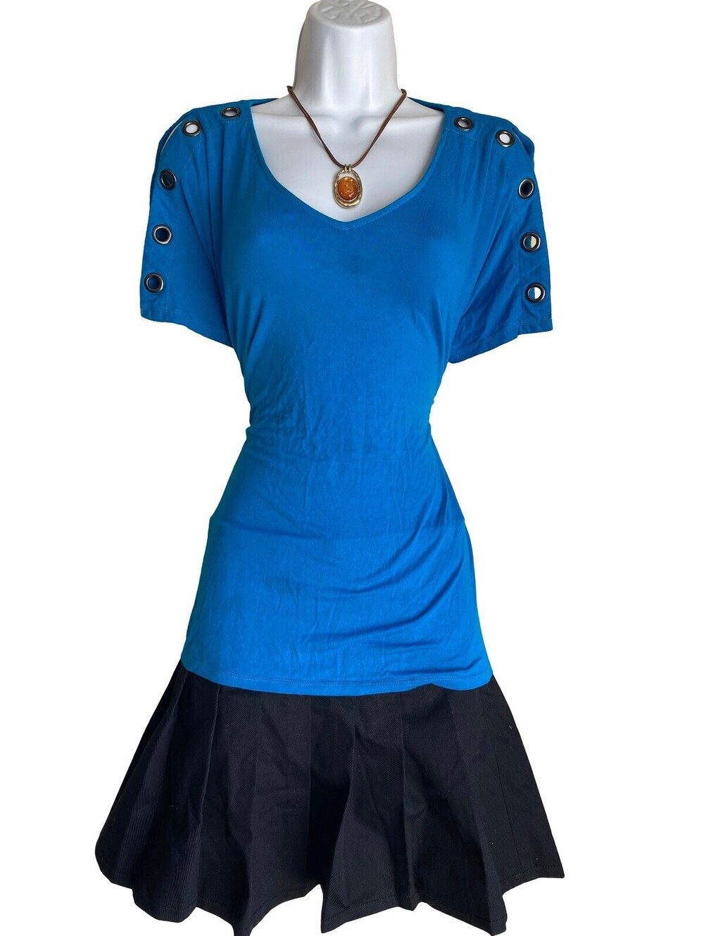Cyrus Size L Stretchy Metal Accent Front Bright Blue short sleeve Blouse Grunge